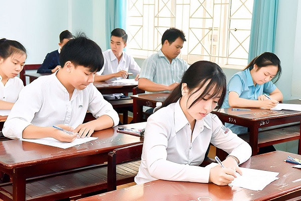 Nữ thủ khoa khối D chia sẻ bí quyết đạt điểm cao trong kỳ thi tốt nghiệp THPT