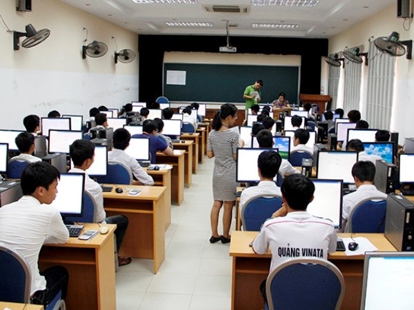 Làm sao để công bằng trong công tác thí điểm thi tốt nghiệp THPT trên máy tính?