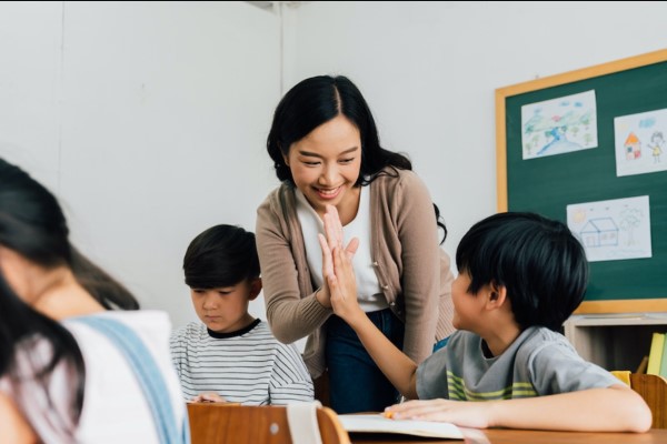 Các ngành Sư phạm được miễn học phí mới nhất 2024