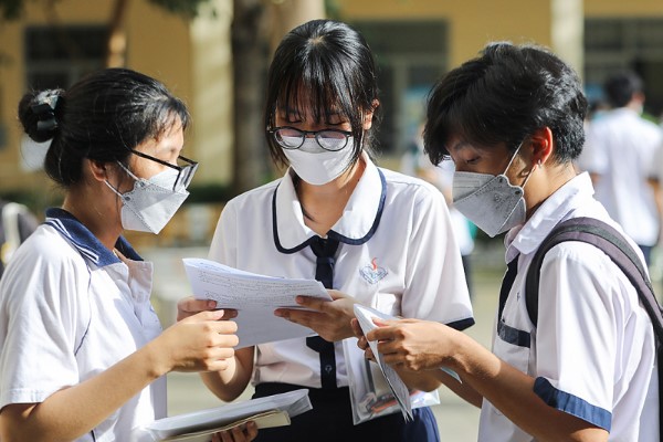 [Tư vấn] Nên chọn ngành hay chọn trường trước?